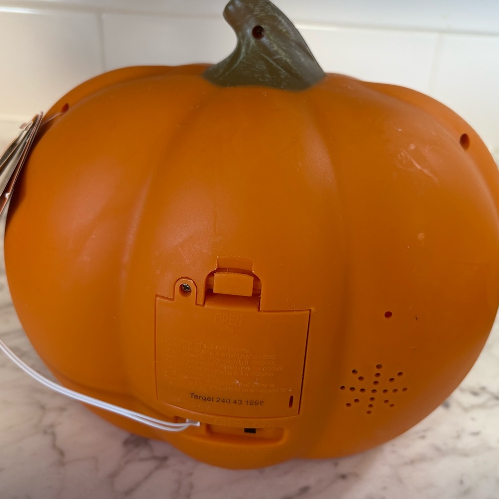 Hyde and Eek! Sound Activated Changing Face Pumpkin - Picture 11 of 12
